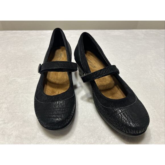 NAOT Shoes Women’s Size 38 US 7 Black Leather Heels Mary Jane Leather Closed Toe - Picture 1 of 7
